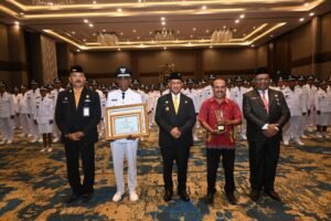 PIALA DAN PIAGAM JUARA 3 TERBAIK SECARA NASIONAL