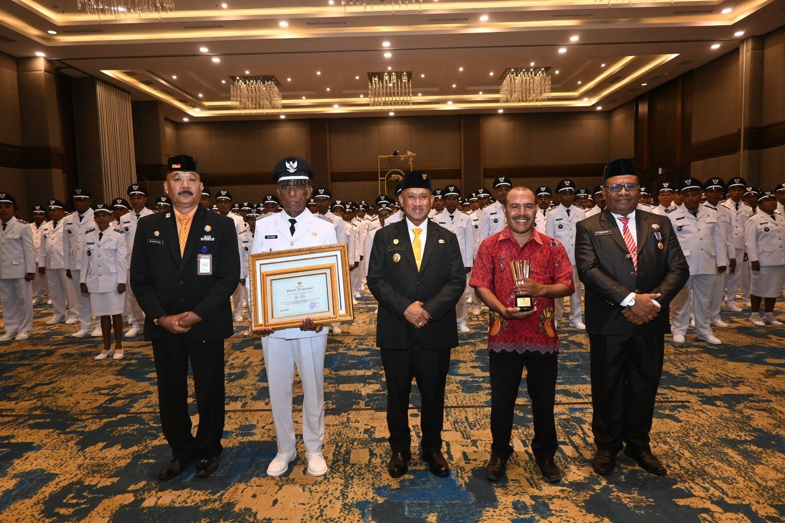 PIALA DAN PIAGAM JUARA 3 TERBAIK SECARA NASIONAL