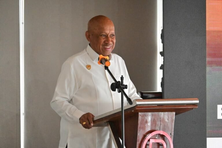bupati memberikan sambutan di diskusi dengan Disparekraf Pemprov PBD