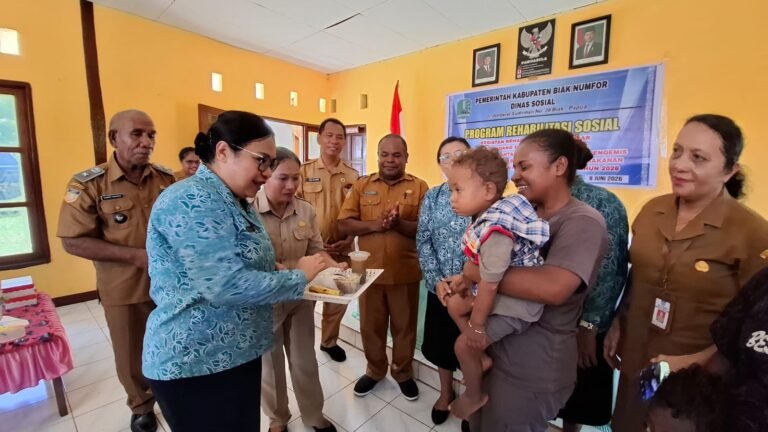 MAKANAN TAMBAHAN KETUA TP PKK