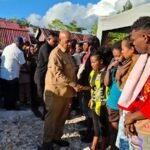 bupati di acara penguburan korban bom