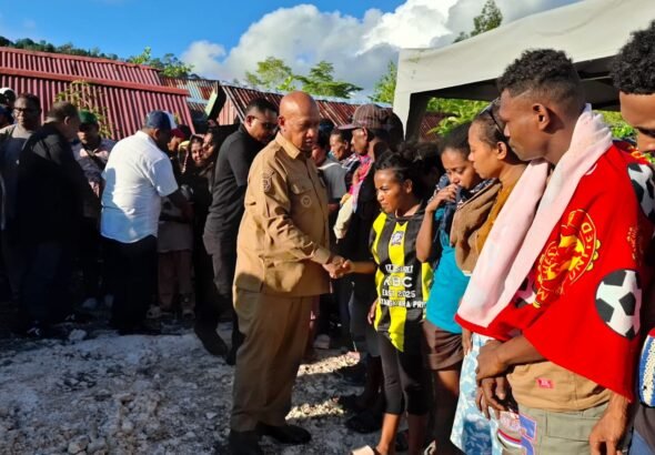 bupati di acara penguburan korban bom